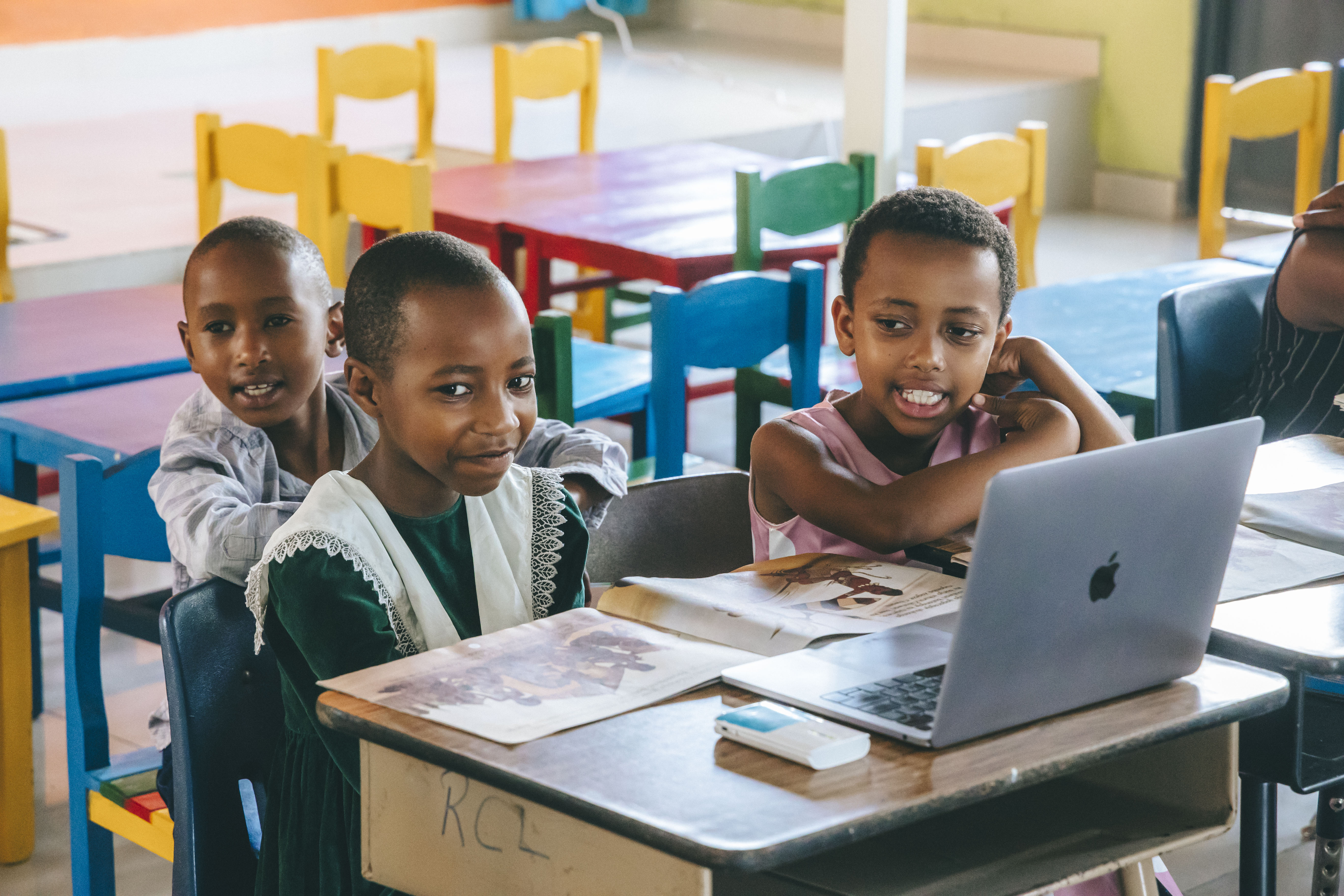 Students using SomaBox and reading